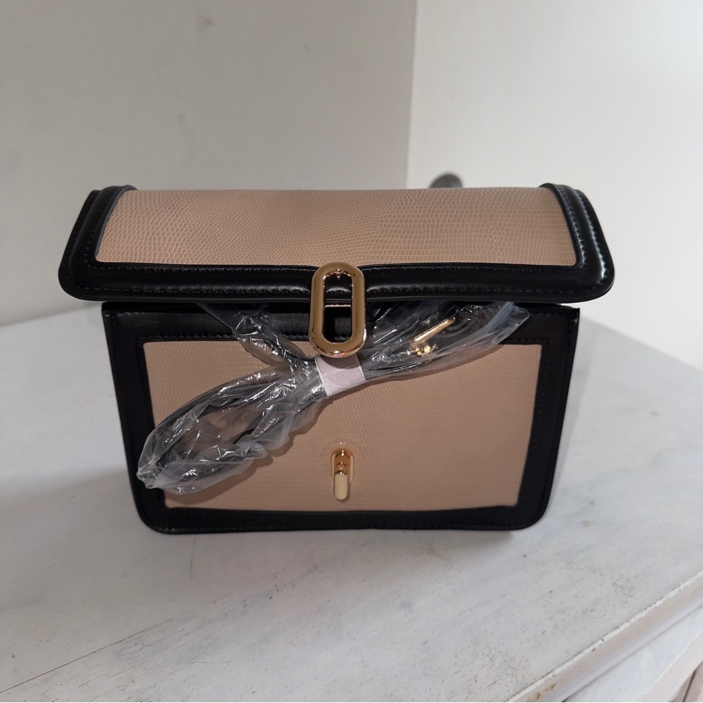 *BRAND NWT* *NEVER WORN* Jules Kae Mia Vegan Leather Crossbody Bag - Picture 8 of 11